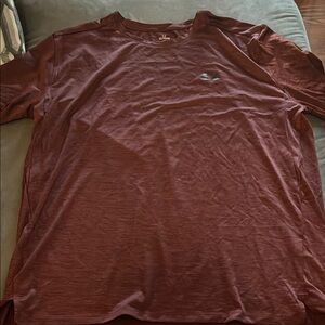 Under Armour Men's Maroon Performance Shirt